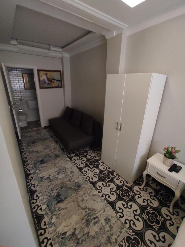Basilica Guest House - image 4