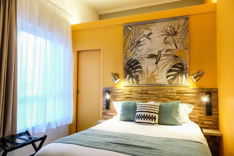 Double Room with City View image 1