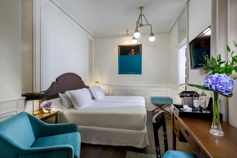 Classic Double or Twin Room image 1