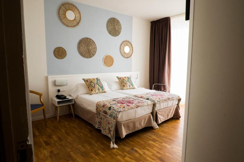 Double or Twin Room image 1