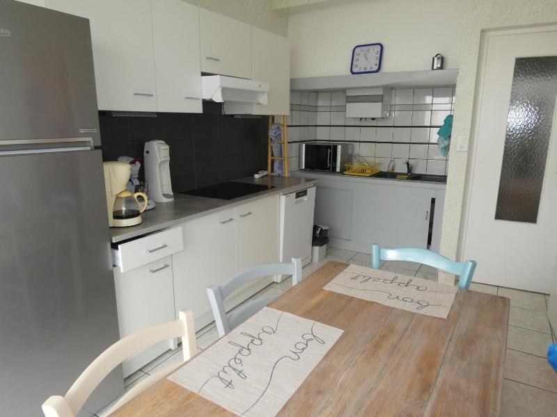 Appartement T3 en centre-ville avec terrasse et parking privé à Royan - FR-1-71-90 - image 17