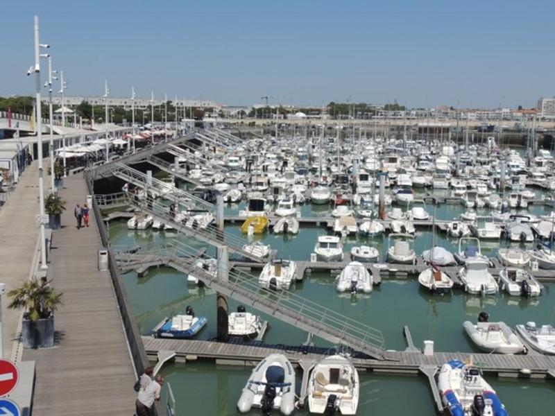 Appartement T3 en centre-ville avec terrasse et parking privé à Royan - FR-1-71-90 - image 8