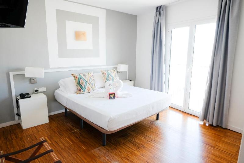 Attic Double or Twin Room image 1