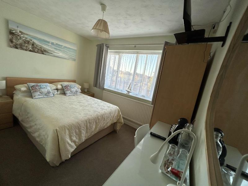Double Room image 4