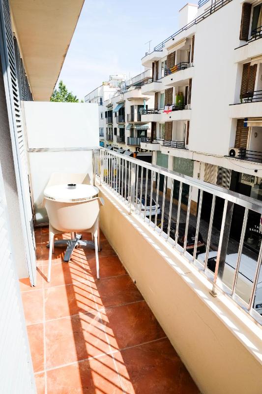 Double or Twin Room with Balcony image 4