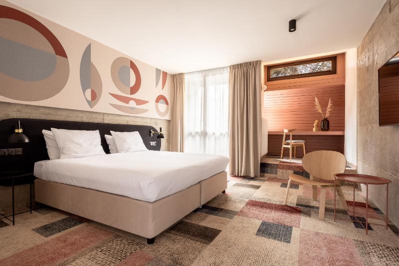 Superior Double Room image 3