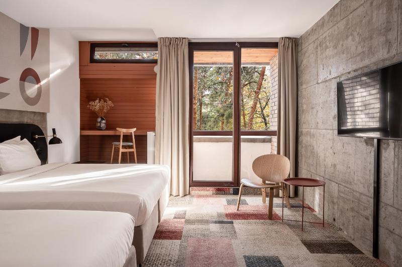 Superior Triple Room image 3