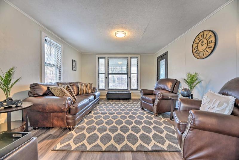Tonawanda Apartment Steps to Niagara River! Images