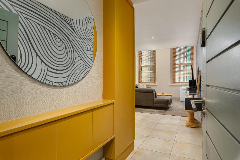 One-Bedroom Apartment image 3