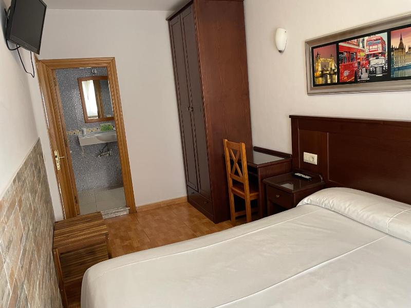 Double Room image 1