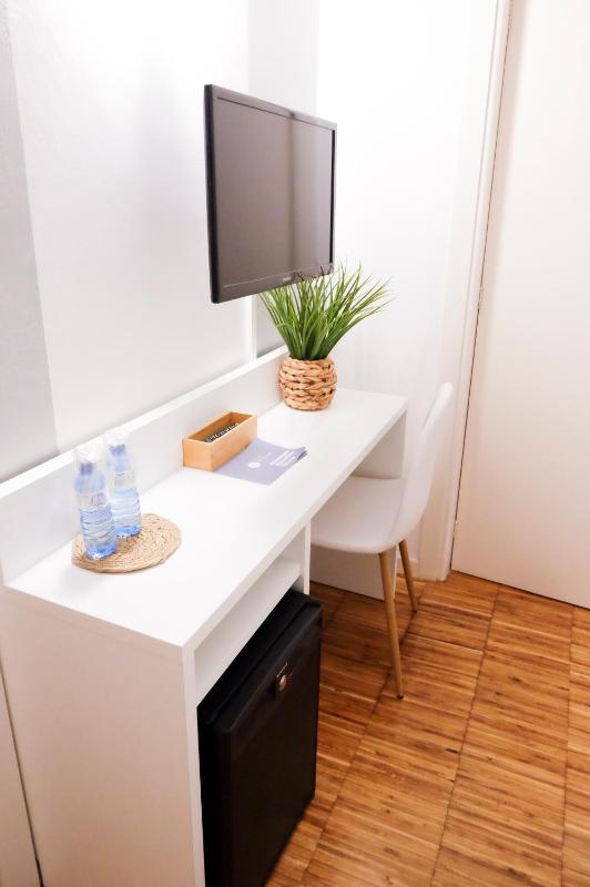 Single Room image 1