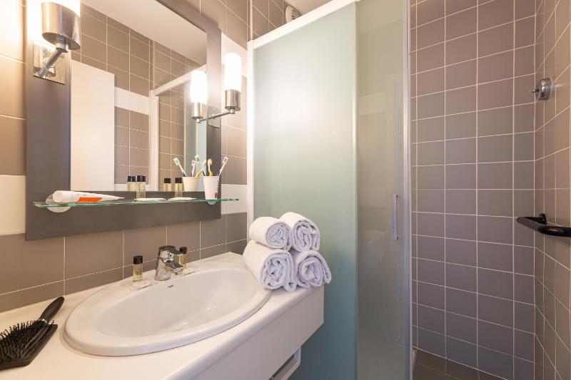 Apartment with Sea View image 2