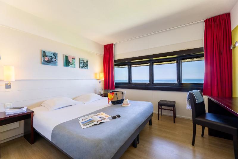 Double Room with Sea View image 1