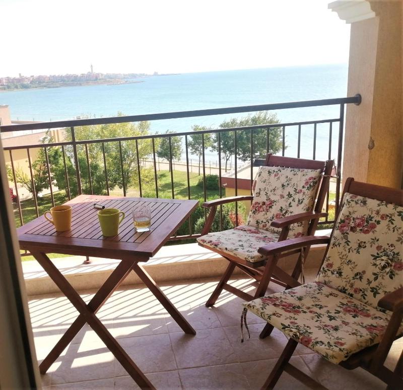 Apartment with Sea View image 3