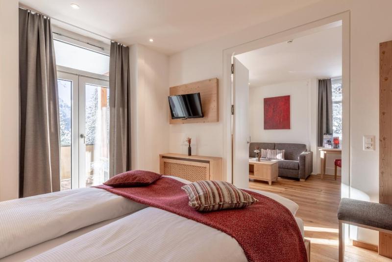 Junior Suite with Balcony image 1