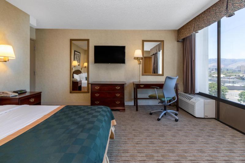 Queen Room - Non-Smoking image 2