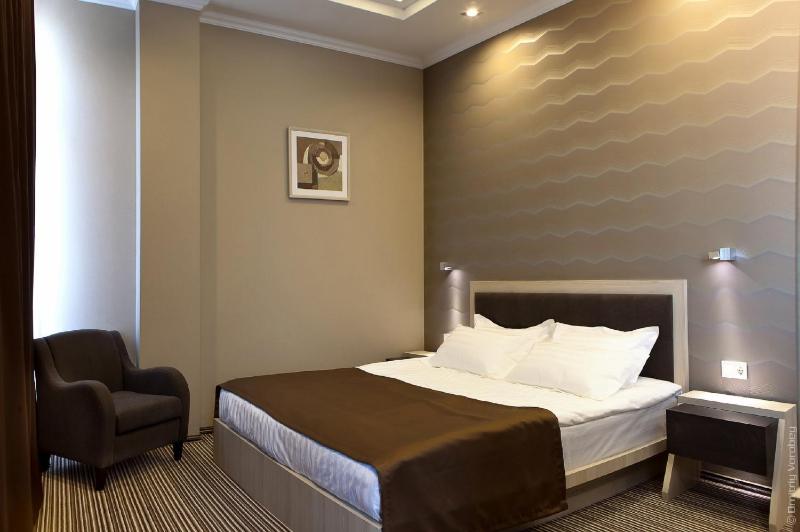 Business King Room image 3