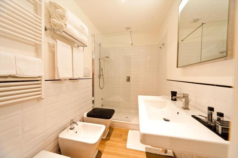 Executive Double Room image 4
