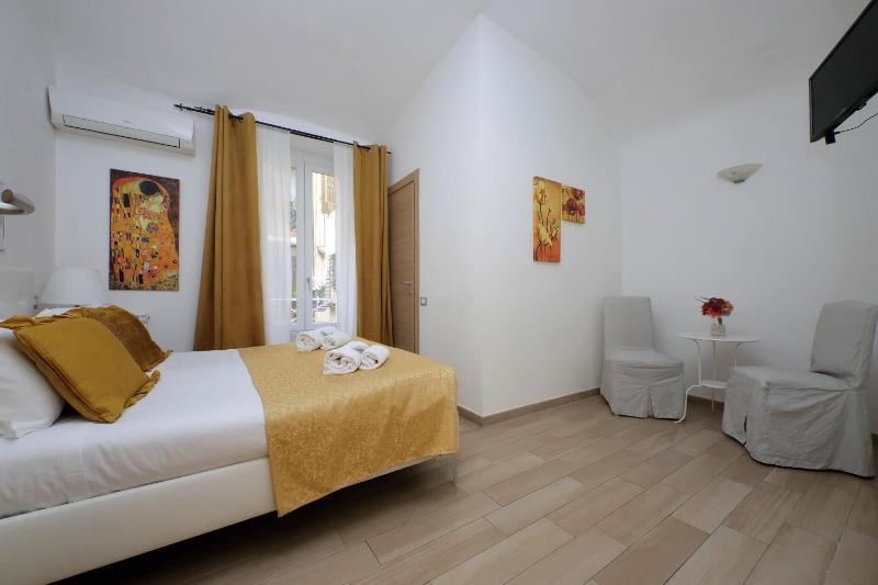 Deluxe Room image 1