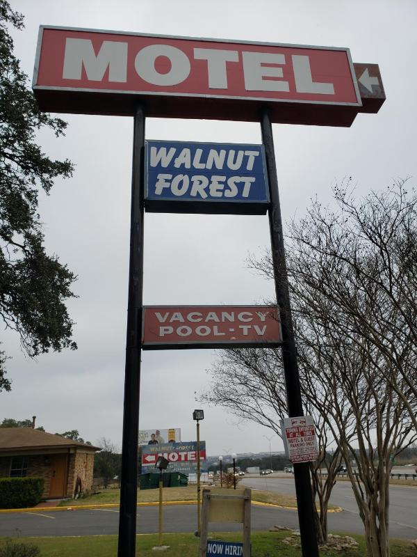 Walnut Forest Motel - image 4
