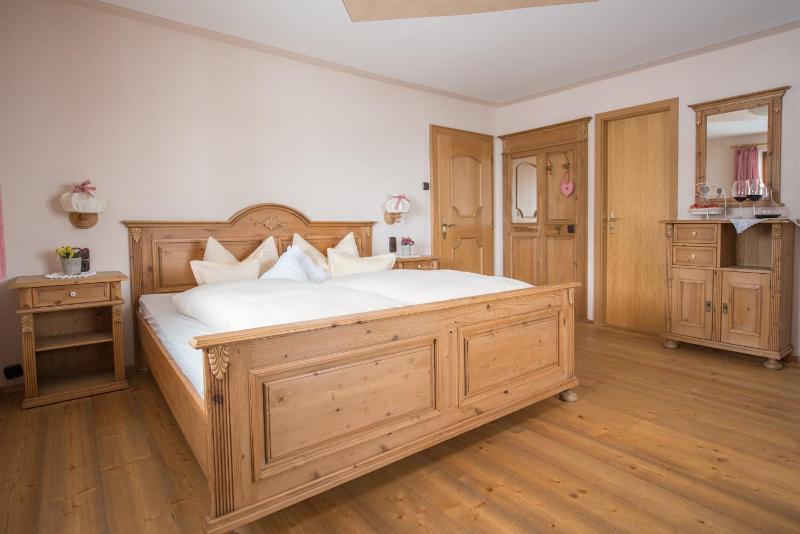 Double Room image 4