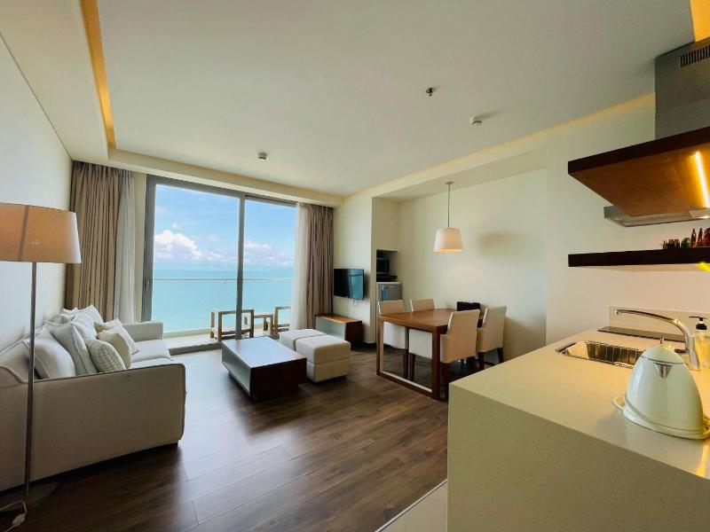 Stunning Apartments Across My Khe Beach ! Rooftop Pool & Gym - image 8