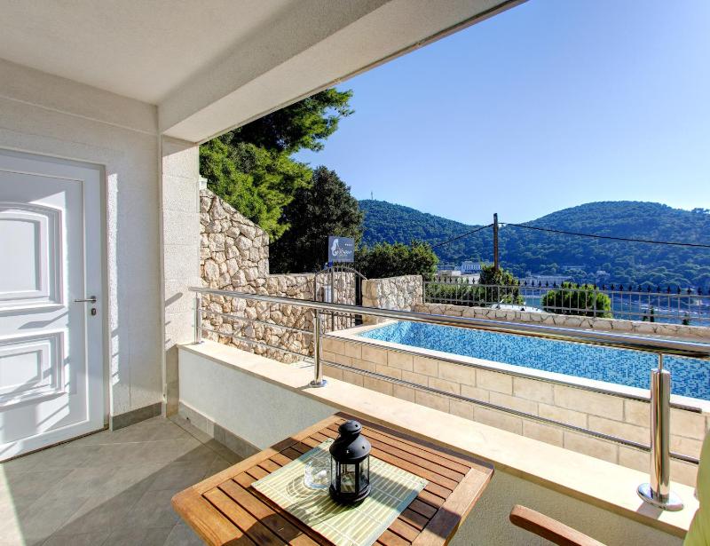 Studio with Sea View image 2