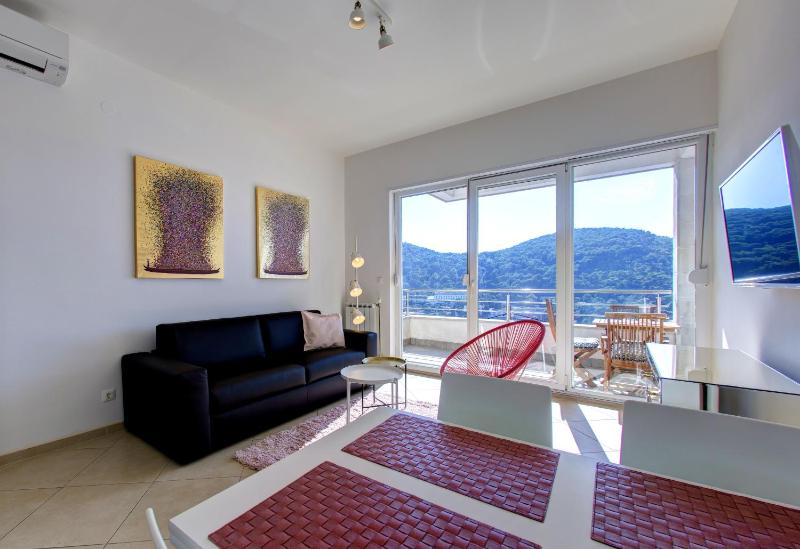Premium Apartment with Sea View image 3