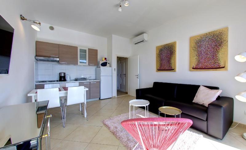 Premium Apartment with Sea View image 4