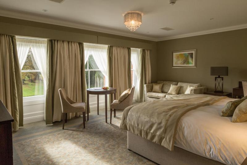 Executive Room image 2