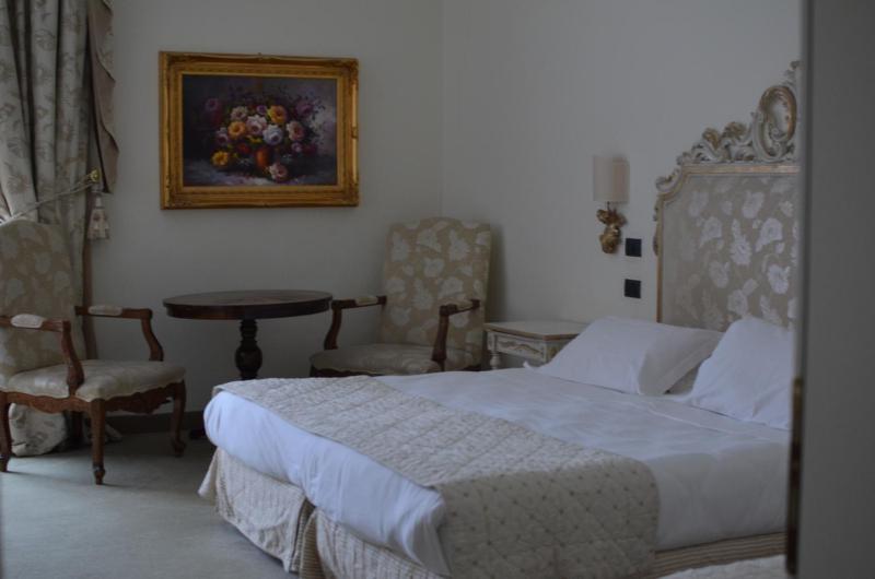 Deluxe Double or Twin Room image 2