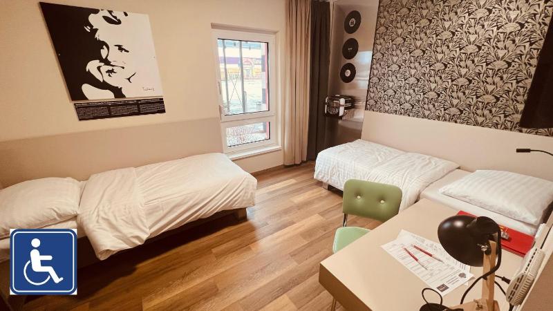 Twin Room - Disability Access image 1