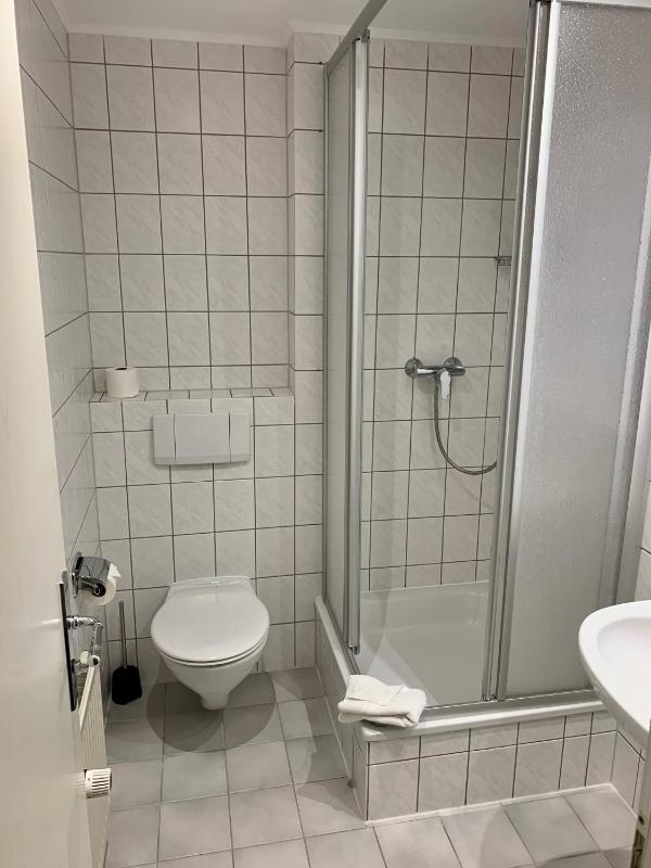 Small Double Room image 2