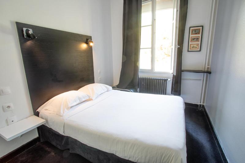 Standard Double Room image 2