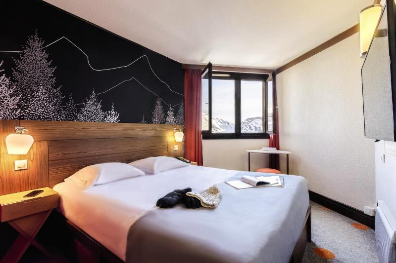 Double Room with Mountain View image 3