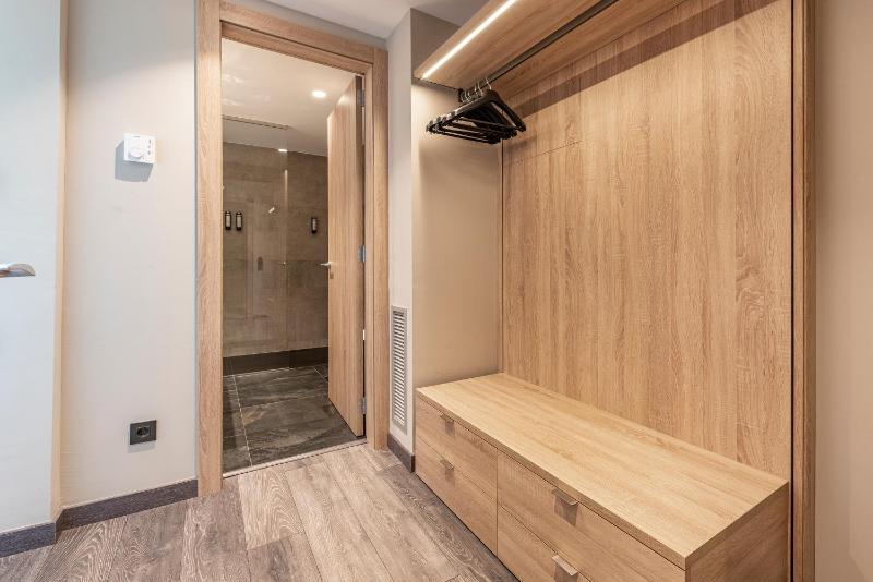 Double Room with City View and Window image 1