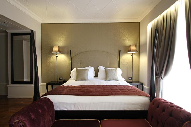 Suite with City View image 2