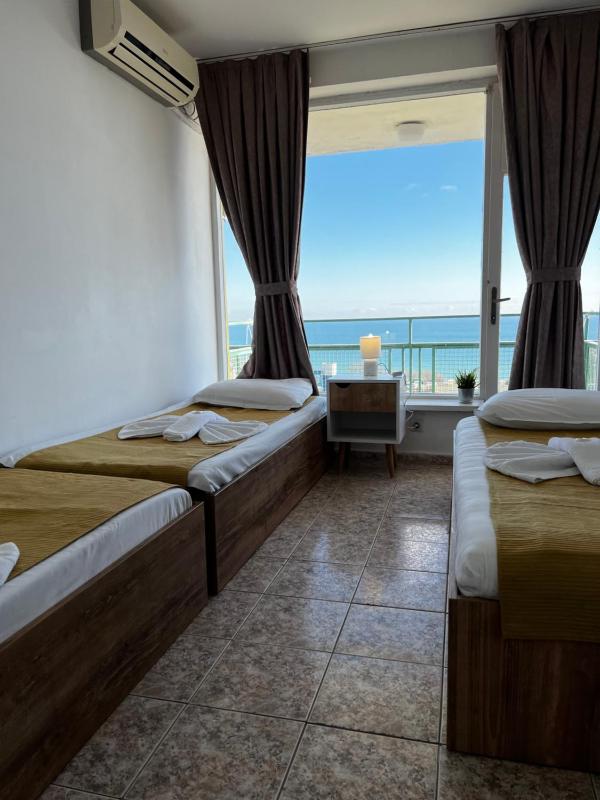 Triple Room image 3