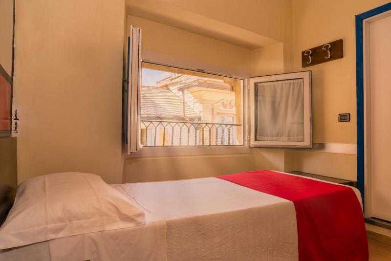 Single Room image 1