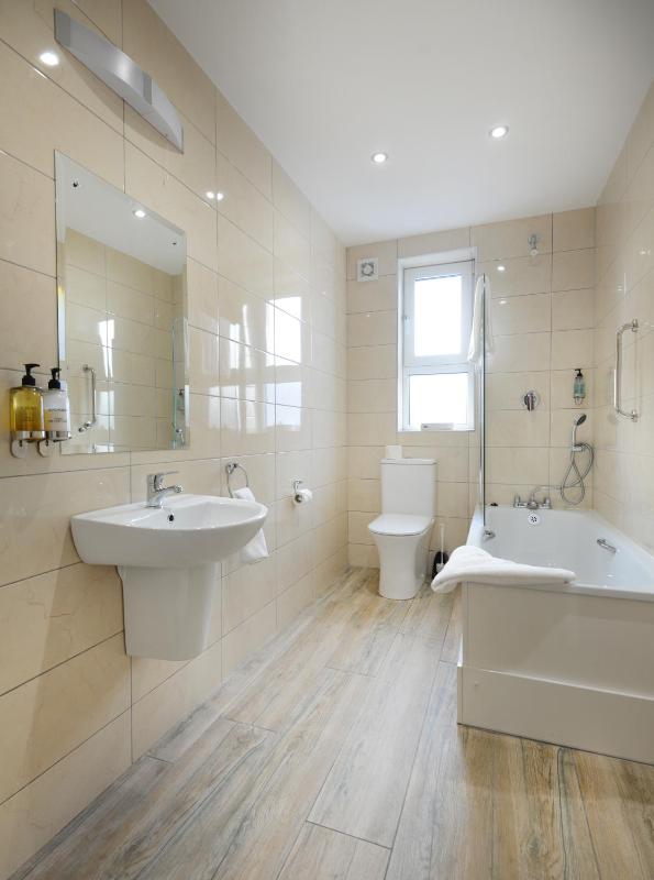 Single Room image 4