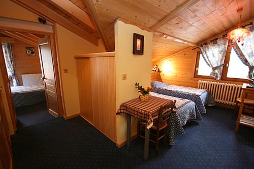 Quadruple Room image 1