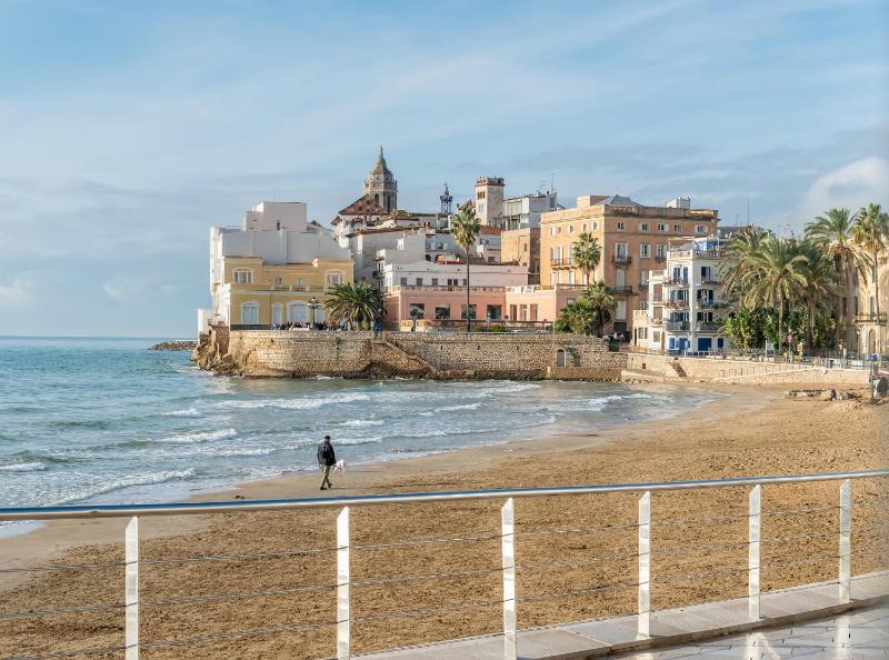 Sant Sebastià Moderno apartamento a 100 metros de la playa - image 2