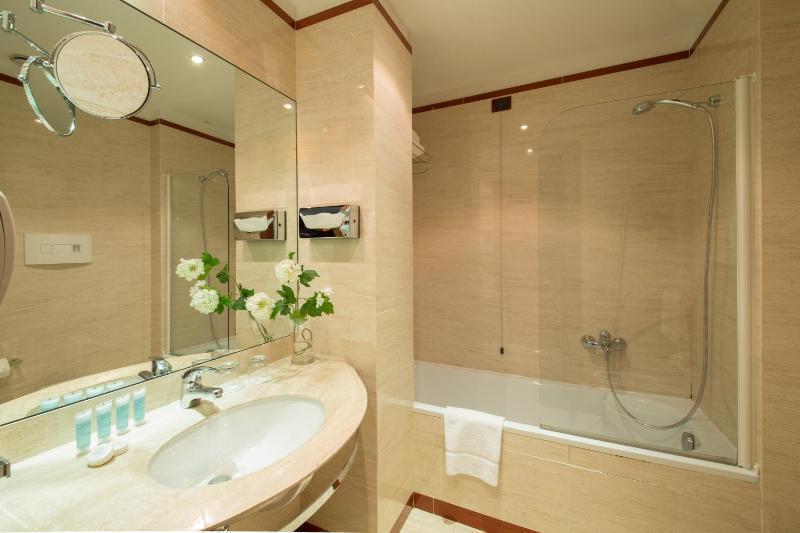 Superior Double or Twin Room image 1