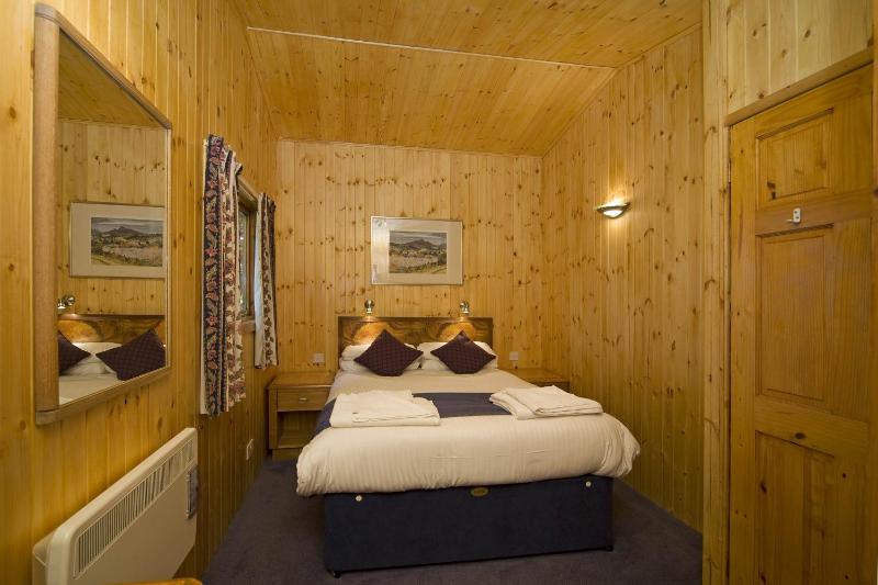 Two-Bedroom Beech Lodge image 2