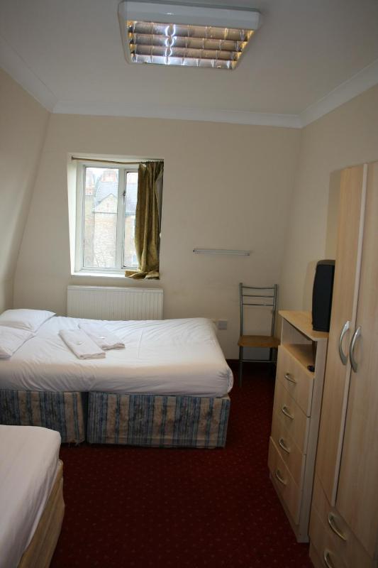 Triple Room image 3