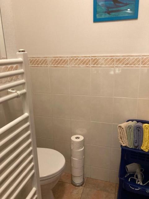 Queen Studio image 2