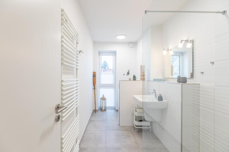 Penthouse Tine - image 6
