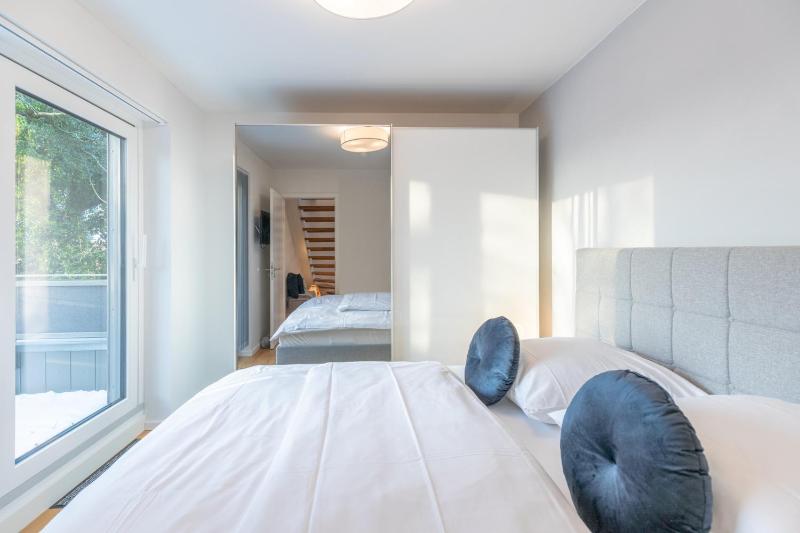 Penthouse Tine - image 4