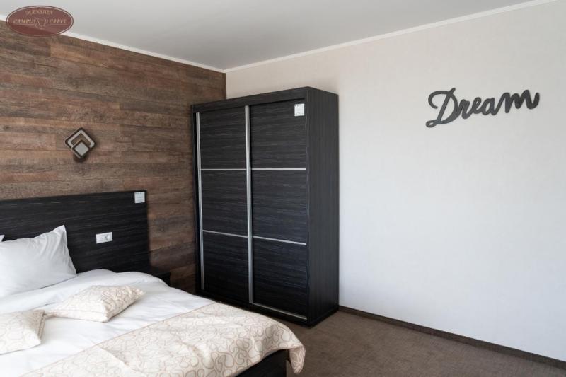 One-Bedroom Apartment image 3