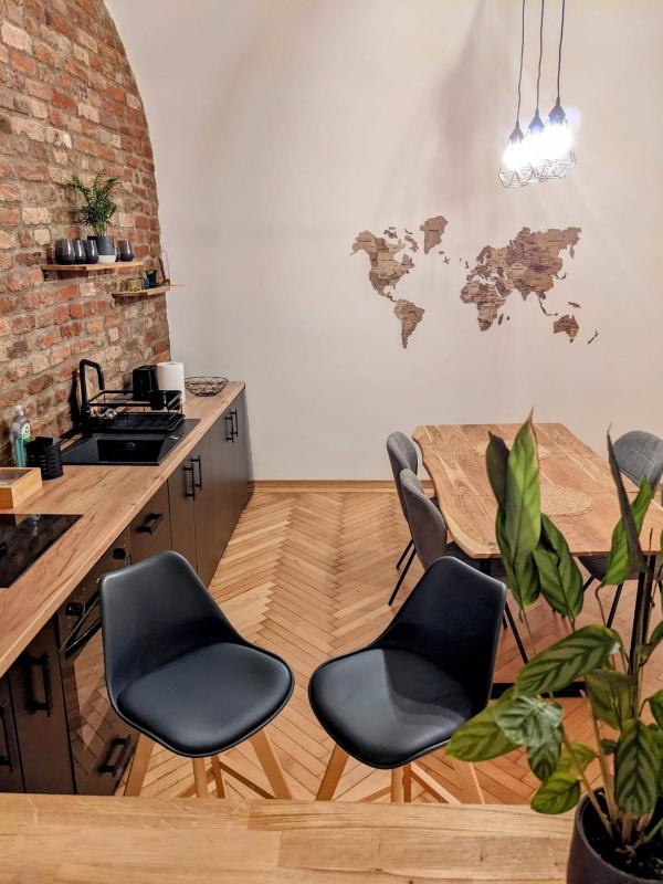 The Industrique Home - 3 Bedroom Apartment - image 45